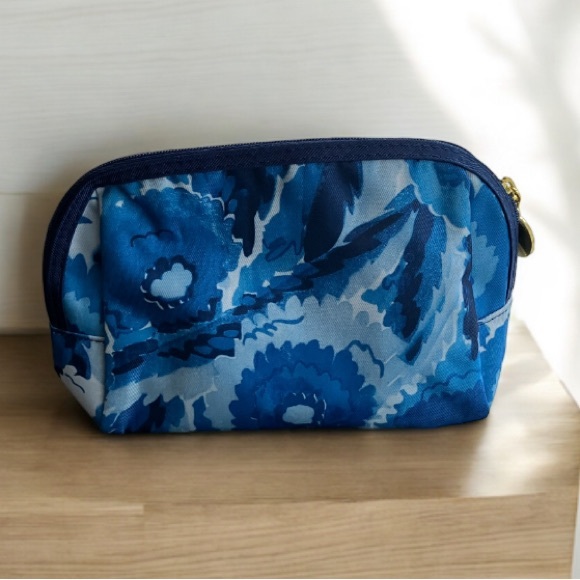 2/$25 NEW Estée Lauder Blue Watercolour Floral Wave Pattern Cosmetic Makeup Bag - Picture 6 of 6